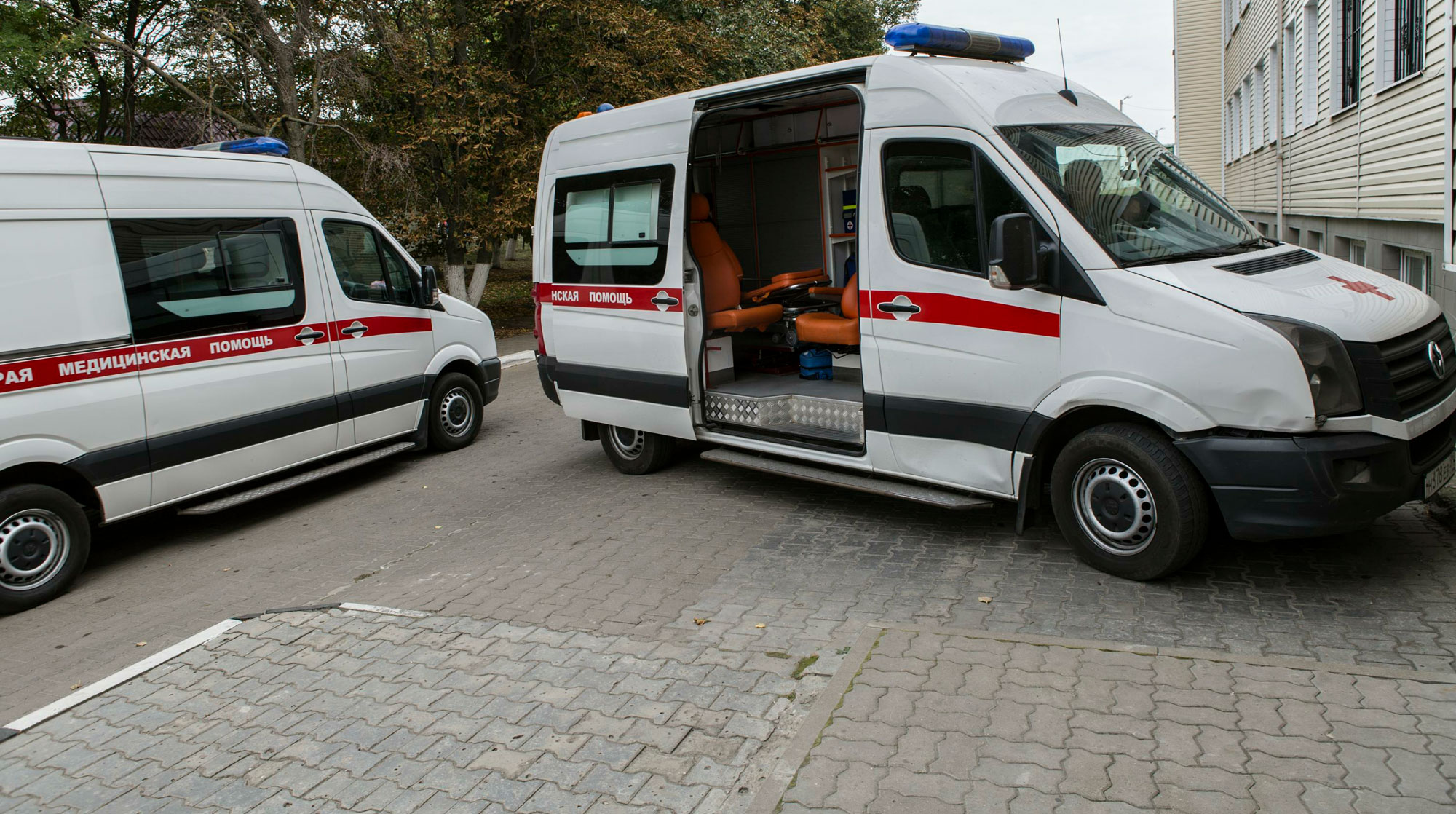 Трое несовершеннолетних попали в больницу в результате конфликта в коммуналке на юге столицы undefined