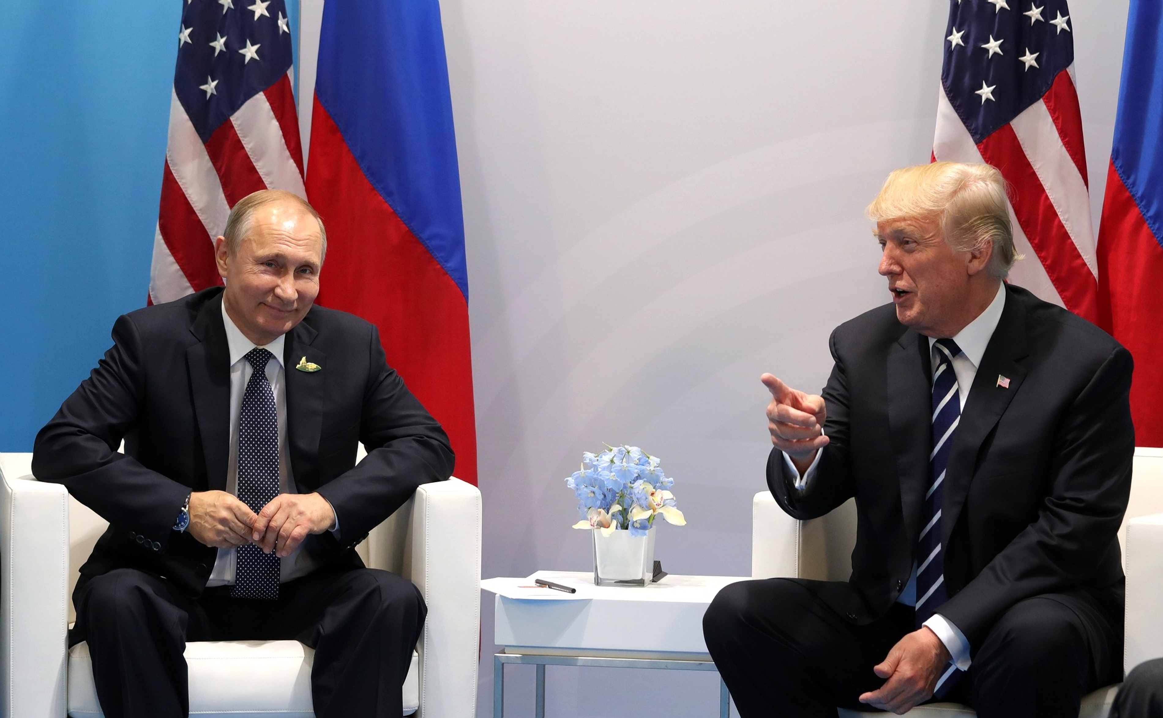 Главы России и США на протокольной съемке заявили, что рады личному знакомству undefined