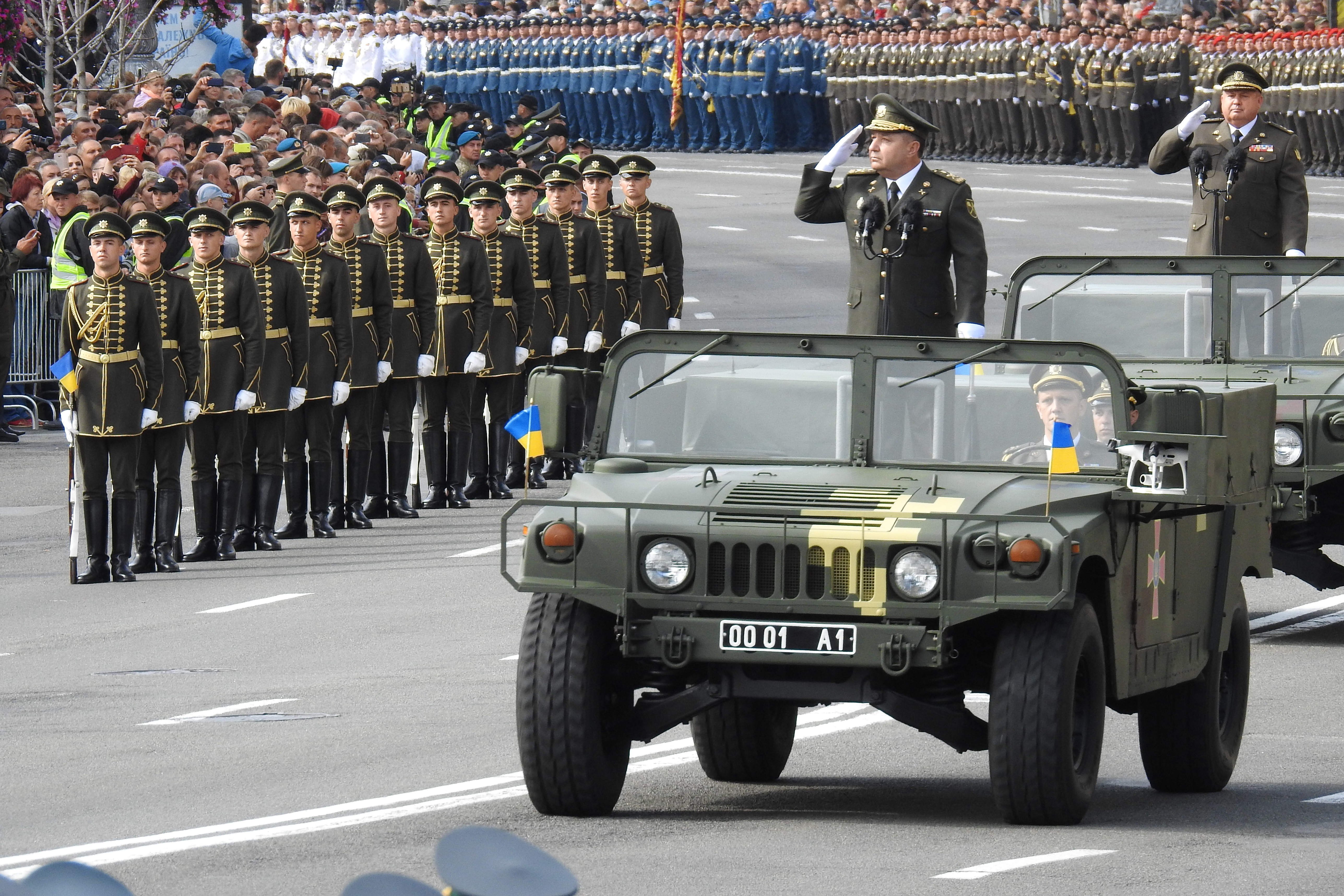 Впк украины. Украинская Военная техника на параде. Парад на автомобилях на Украине. Техника на параде в Киеве.