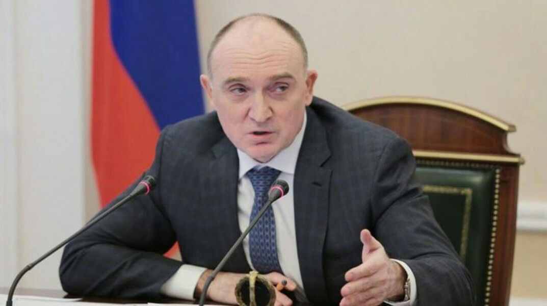 Служебно-разыскная собака помогает полиции искать наркотики, сообщили в Сети