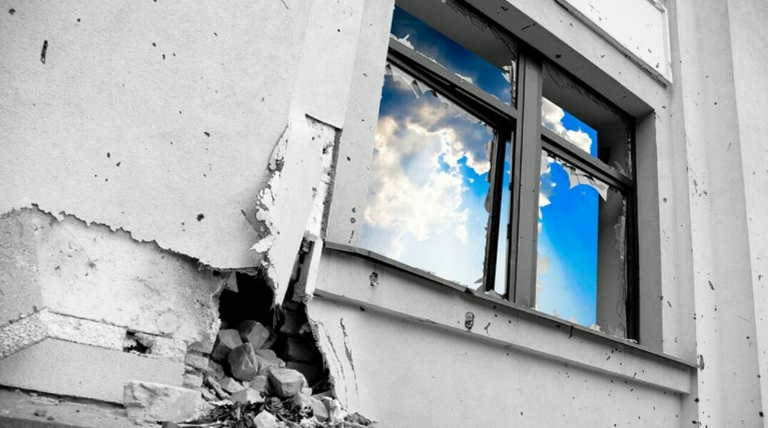 Три года назад жители столицы непризнанной республики оказались в огненном кольце украинских «миротворцев». Без электричества, связи, продуктов. Но с твердым желанием выжить и победить