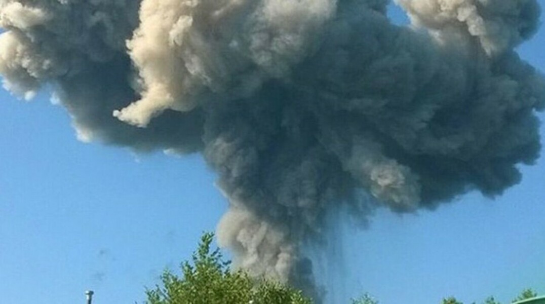 Тела женщин и их выжившую подругу нашли рано утром неподалеку от места взрыва
