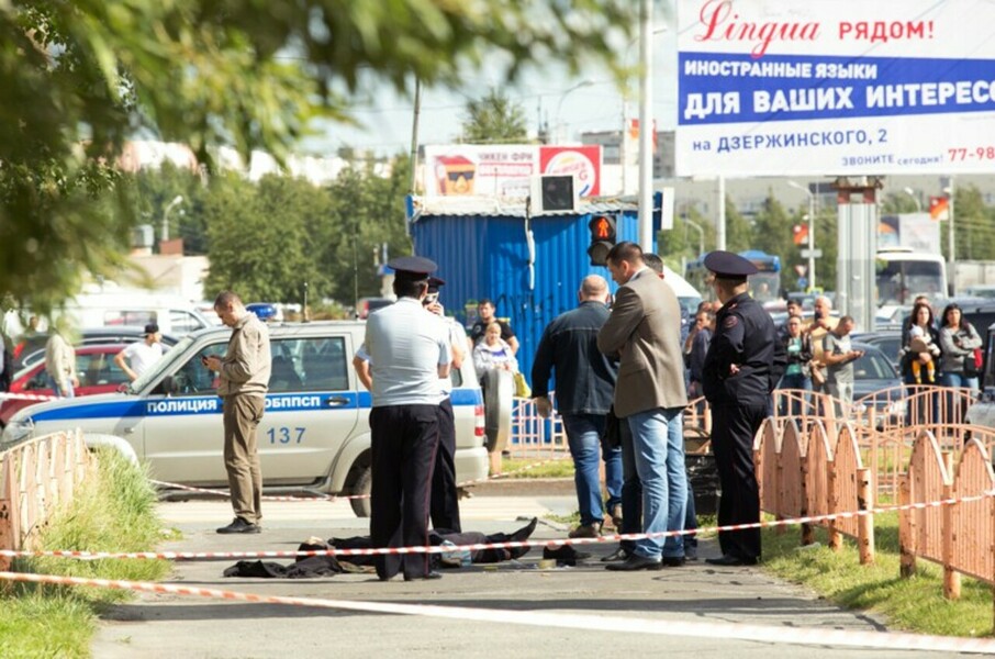 МВД не считает происшествие терактом, общественность не согласна с правоохранительными органами, следователи не исключают ни одной версии