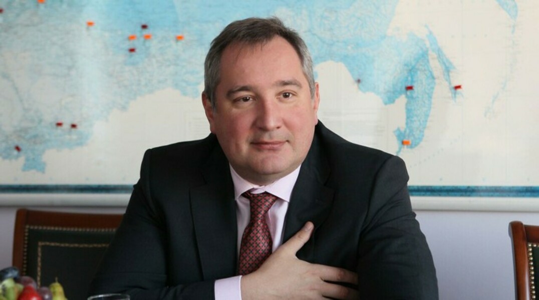 Композиция посвящена юношеской любви
