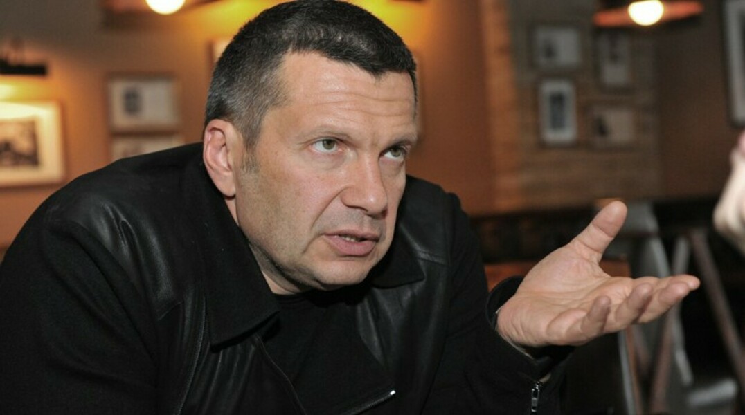Телеведущий обвинил Алексея Навального в комплексах