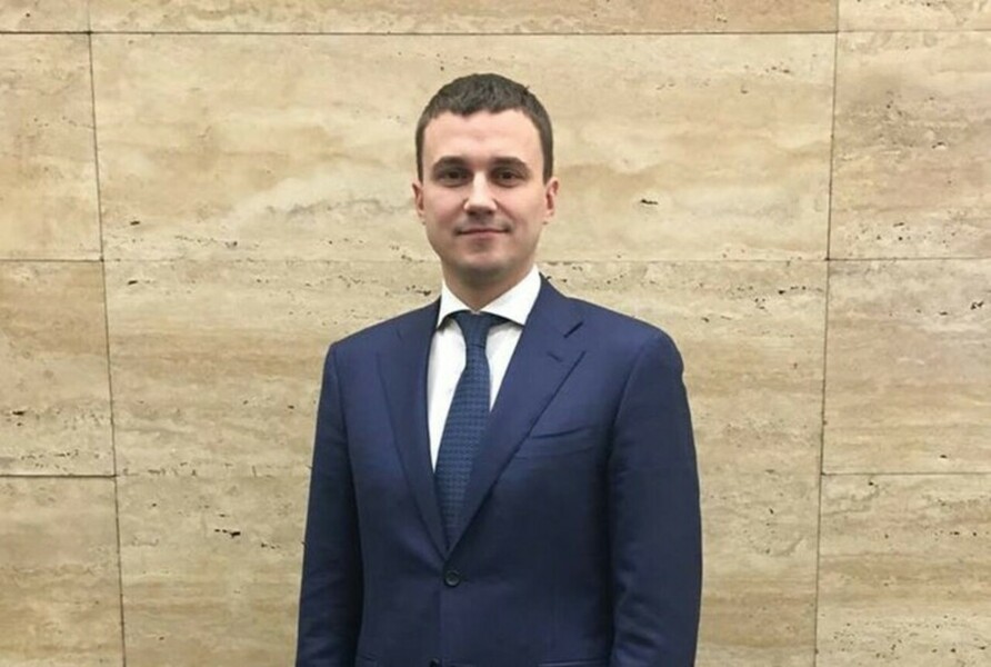 Им стал помощник главы Минэкономразвития,  бывший аналитик из «ВТБ Капитала»