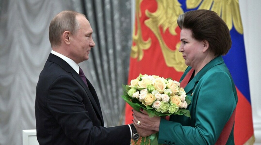 Президент России предпочитает дарить литературу, оружие и животных