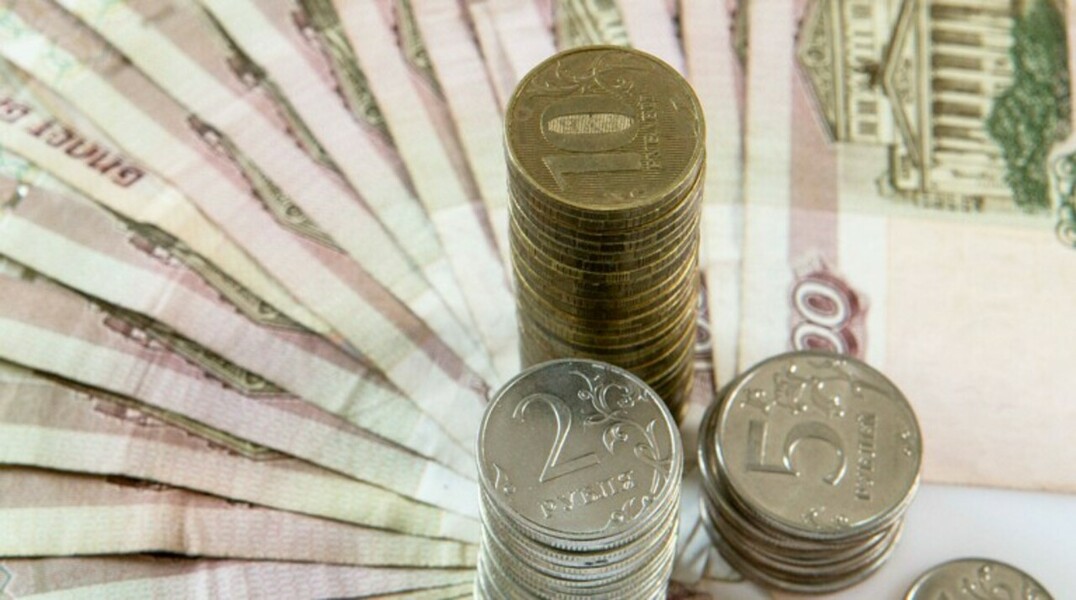 Он сможет единовременно занимать у них пять миллионов рублей