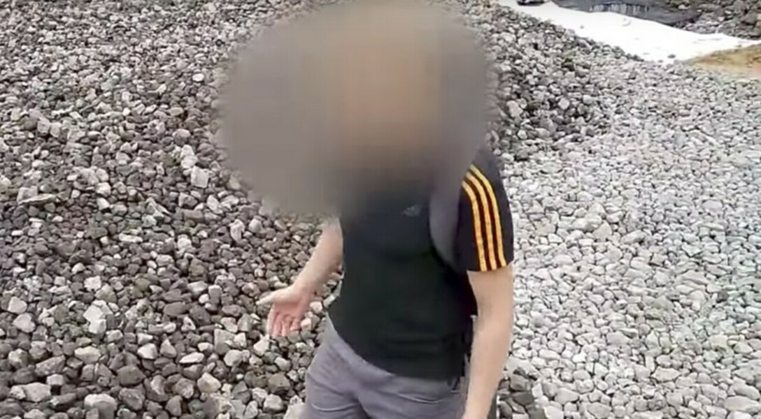 Школьник выложил в Сеть ролик с критикой качества ремонта улицы Ленина в городе Невьянске