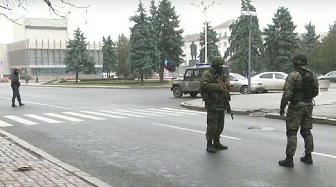 Опубликовано видео вывода сотрудников из здания Генпрокуратуры ЛНР — Daily Storm