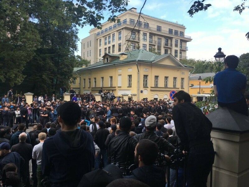 Митинг мусульман против зверств в Мьянме прошел в центре Москвы