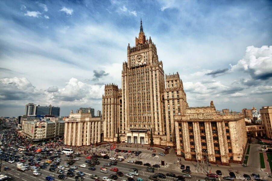 Российские диппредставительства пользуются услугами офшорной компании при оформлении виз