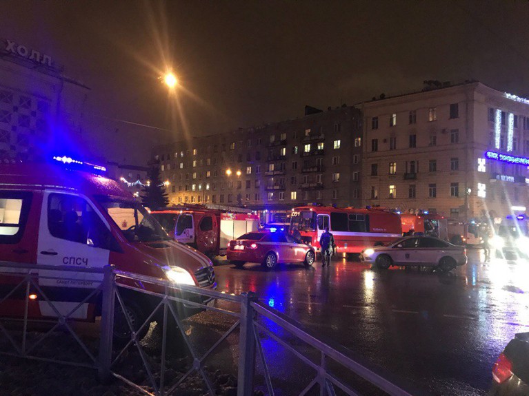 Власти сообщили о четырех пострадавших, СМИ пишут о десяти раненых