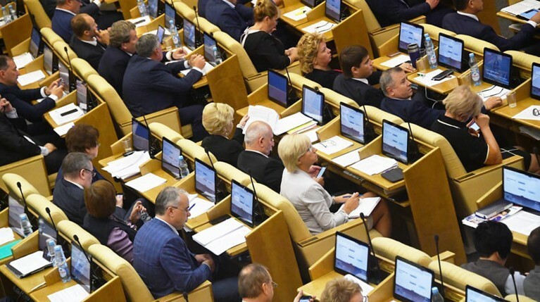 В Госдуме сравнили сенаторов с «богатыми живодерами» — Daily Storm
