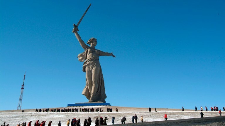 Жириновский и Зюганов предложили переименовать Волгоград в Сталинград — Daily Storm