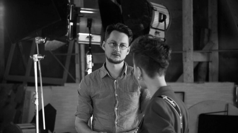 Автор  фильма «Как Витька Чеснок вез Леху Штыря в дом инвалидов» рассказал «Шторму», надеется ли он получить «Нику» и за что он любит своих героев