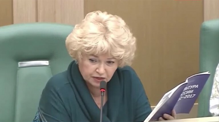 Людмиле Нарусовой отключили микрофон в Совфеде из-за критики диссертации Мединского — Daily Storm