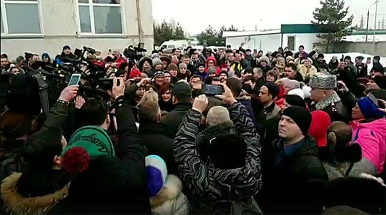 Главу района Подмосковья избили на митинге против свалки «Ядрово» — Daily Storm