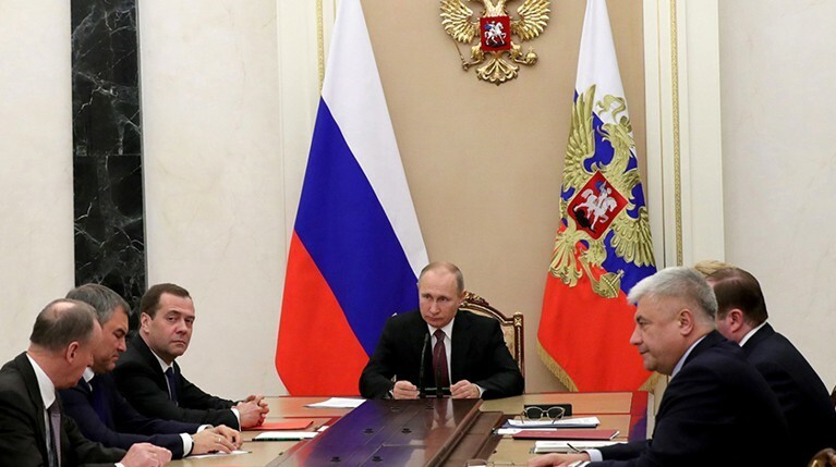 Путин поручил Медведеву обеспечить безопасность в торговых центрах — Daily Storm