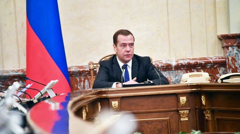 Коней на переправе не меняют. Сохранит ли Медведев свой пост в новой конфигурации правительства? — Daily Storm