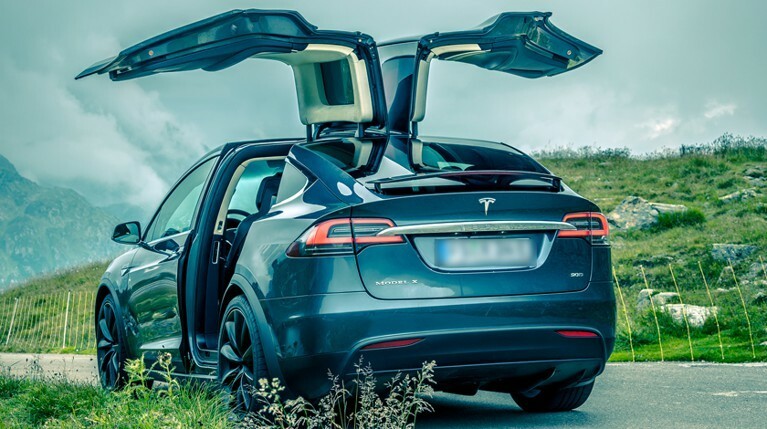 Супруга главы Минкомсвязи сменила Tesla Model S на Model X — Daily Storm