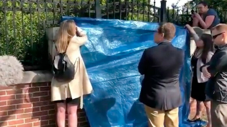 Посольство опубликовало видео взлома закрытого генконсульства РФ в Сиэтле — Daily Storm
