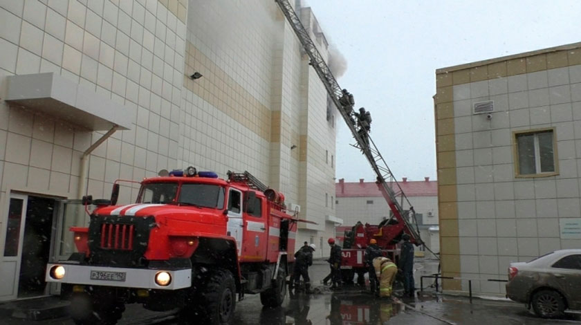 Ранее СКР возбудил против Сергея Генина уголовное дело и обвинил его в халатности Фото: © GLOBAL LOOK press/42.mchs. gov.ru