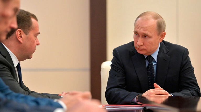 Путин внес кандидатуру Медведева на пост главы правительства — Daily Storm