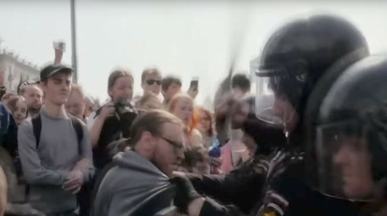 Навальный пообещал написать заявления в полицию по видео с избиениями на акции — Daily Storm