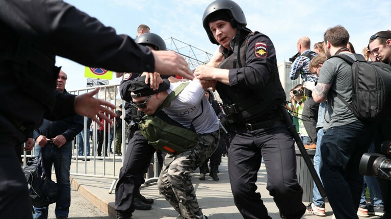 Двое участников митингов 5 мая подали в СКР жалобы на побои — Daily Storm