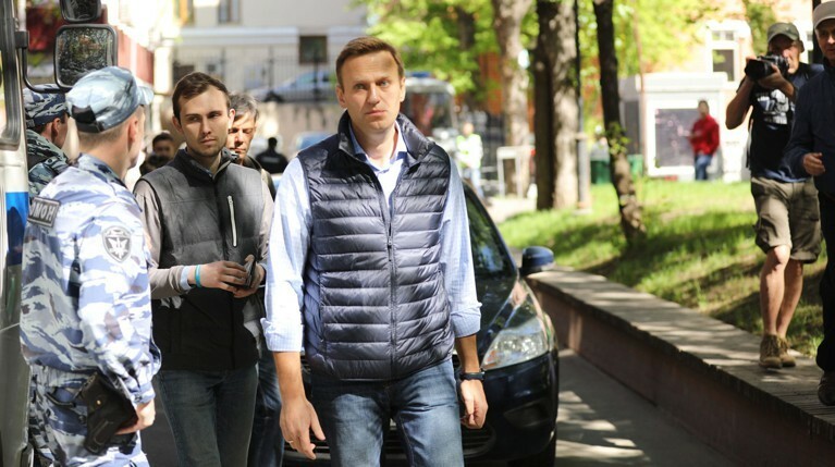 Суд отложил до 15 мая рассмотрение дел Навального за акцию «Он вам не царь» — Daily Storm