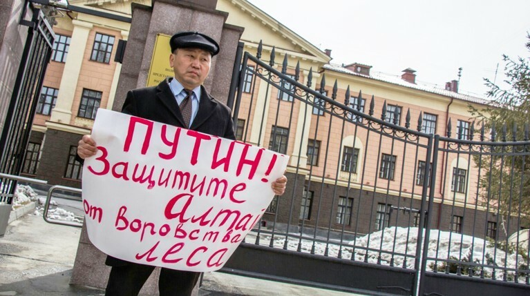 Сельский активист Айдар Кудирмеков уверен, что местные власти развернули против него репрессии, и опасается принудительного лечения в психиатрической лечебнице