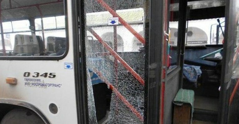 В ЛНР при обстреле пострадали шесть человек в маршрутке — Daily Storm