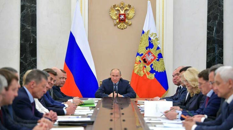 Песков: Путин работает, не оглядываясь на свой рейтинг — Daily Storm