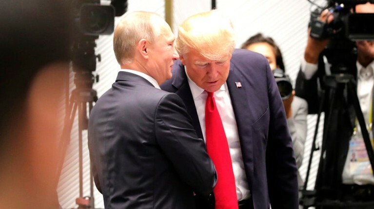 Трамп планирует переговорить с Путиным один на один перед началом саммита — Daily Storm