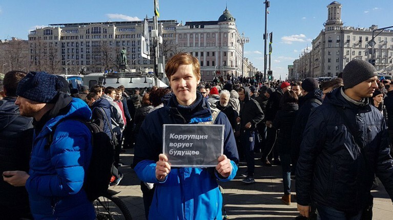 Филипп Симпкинс находится в лагере для мигрантов в Будри