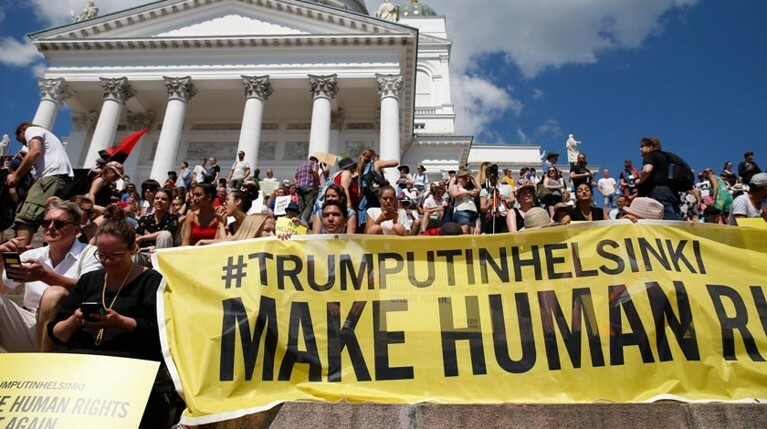 «Хельсинки — за права человека!»: какими плакатами встретили Путина и Трампа — Daily Storm