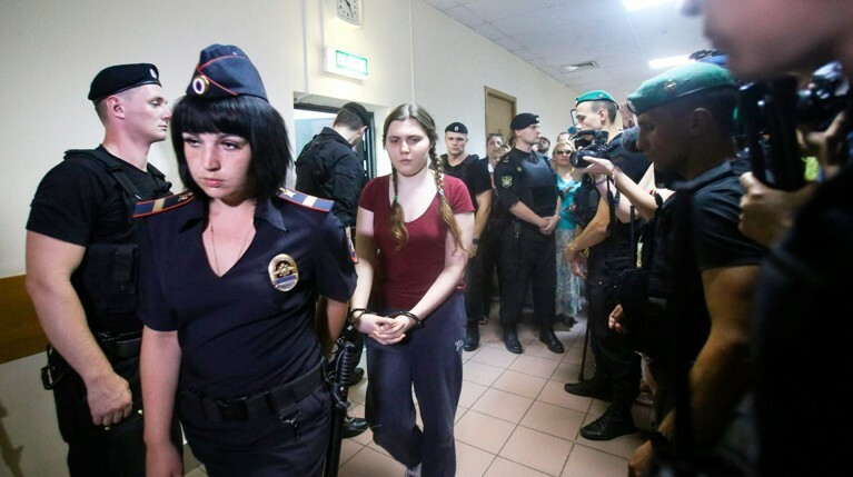 Анна Павликова из «Нового величия» останется в СИЗО. Врачи говорят, что она почти в предсмертном состоянии — Daily Storm