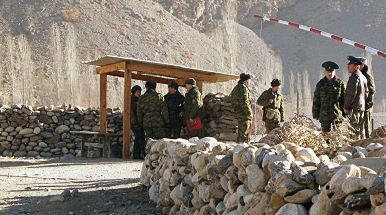 Сообщения об авиаударах в районе, где афганцы, предположительно, перешли границу, не подтвердились