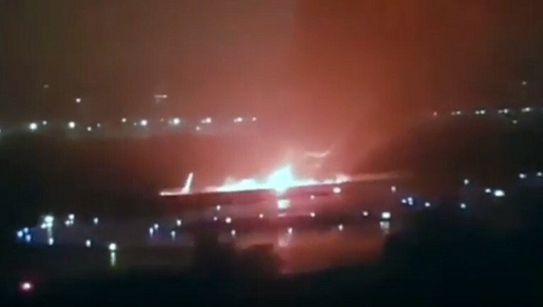 Самолет авиакомпании Utair выкатился за пределы полосы и загорелся в аэропорту Сочи — Daily Storm