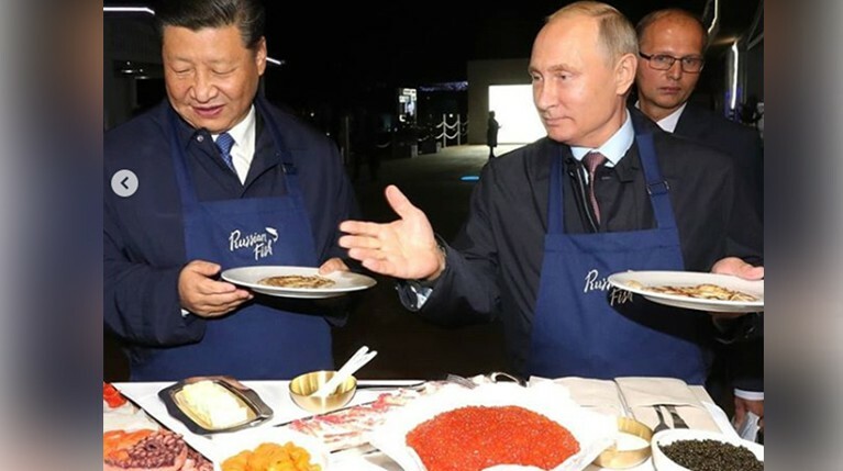 Путин и Си Цзиньпин готовят блины на острове Русский — видео — Daily Storm