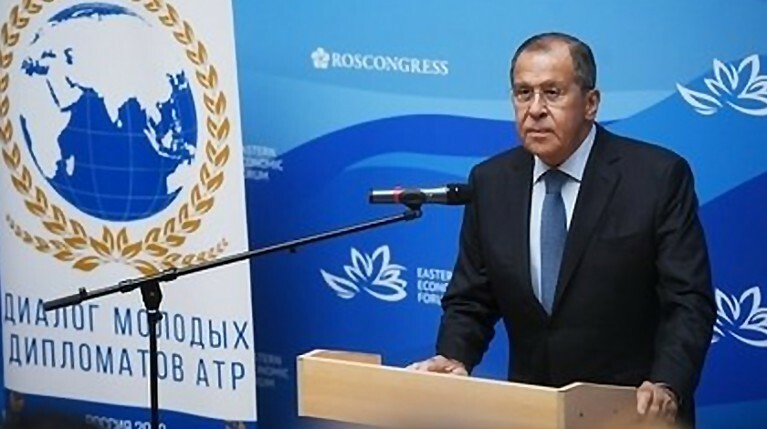 Лозунг «Америка — номер один» мешает США договариваться с другими странами, сообщил глава МИД РФ