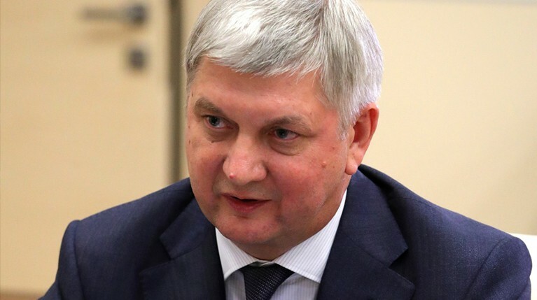 Вице-губернатор Юрий Агибалов был отправлен на пенсию, а спустя два дня восстановлен в должности