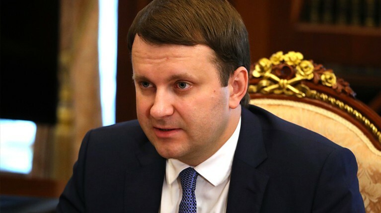 Орешкин заявил о стабильности рубля в долгосрочной перспективе — Daily Storm