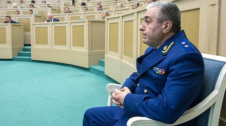 Официально основной версией трагедии назвали крушение из-за сложных погодных условий