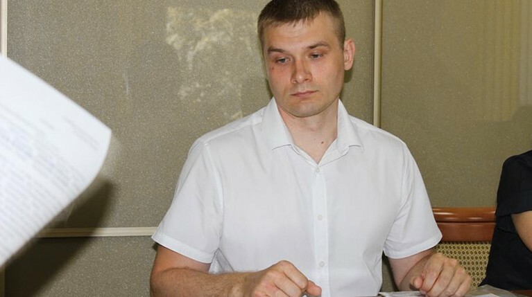 Суд может лишить регистрации победившего в первом туре кандидата от КПРФ Валентина Коновалова