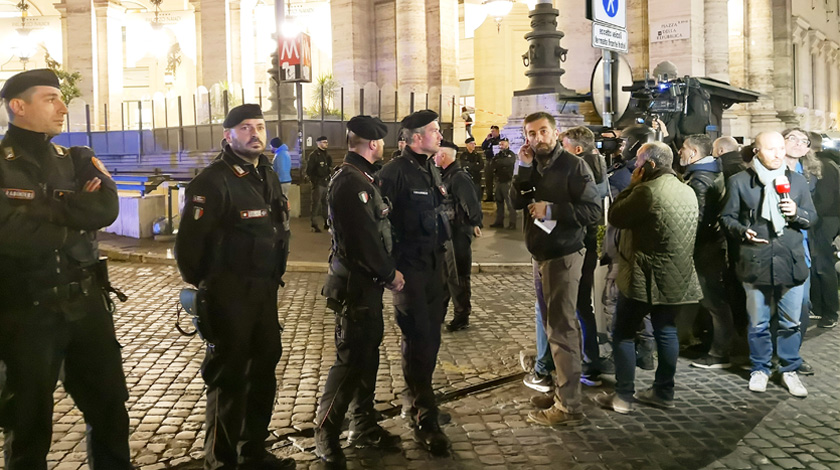 В свою очередь метрополитен проводит расследование, которое может исключить вину российских болельщиков в обрушении эскалатора Фото: © GLOBAL LOOK Press / Chen Zhanjie / Xinhua