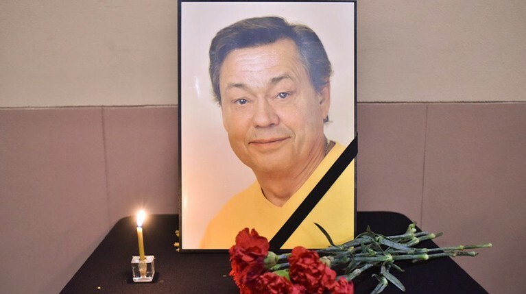 Варшавер: «Ленком» установит памятник Караченцову на Троекуровском кладбище — Daily Storm