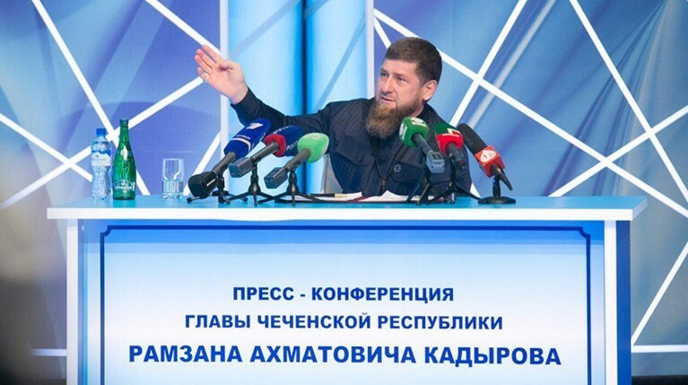По словам главы Чечни, Флойд Мейвезер очень любит Чечню и говорил ему, что хочет построить дом и жить в Грозном