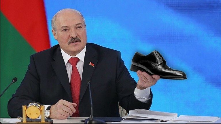 Лукашенко снял ботинки перед Назарбаевым, чтобы похвастаться — Daily Storm